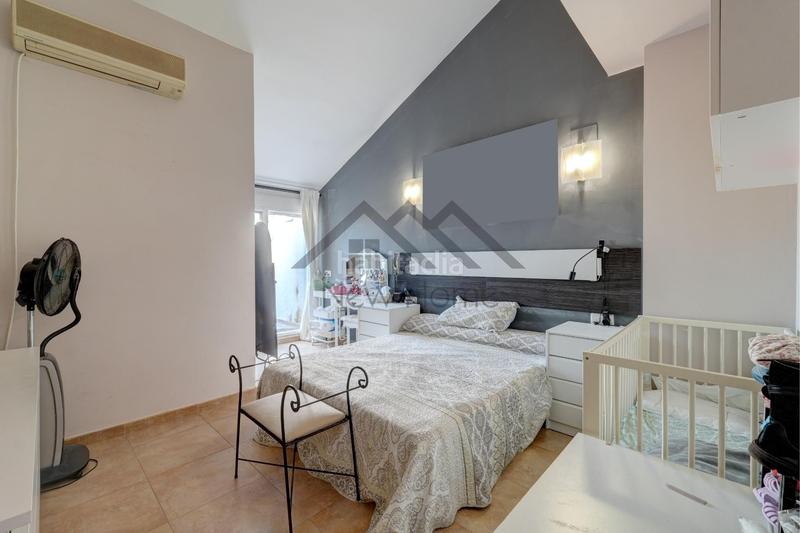 Foto d20ac9c3-f44b-45d5-8129-cd8fbe70d37d. Duplex in Núcleo Urbano Pobla de Vallbona (la)