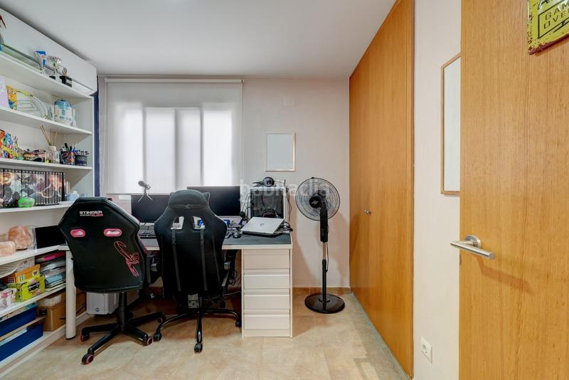 Foto e8fc2bdb-99a6-42eb-a175-0effde595b8f. Duplex in Núcleo Urbano Pobla de Vallbona (la)