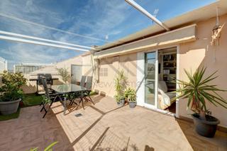 tic en Ncleo Urbano. tico dplex con terraza privada en el corazn de la pobla de va