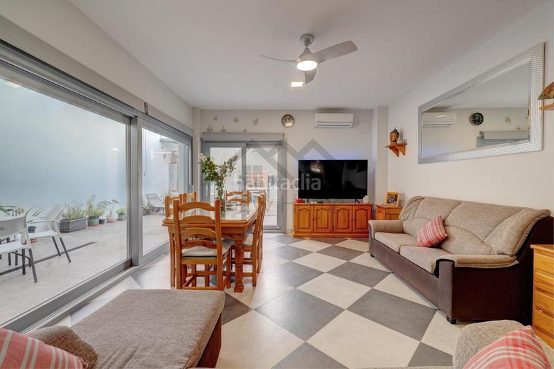 Foto 2fbbf699-e1a5-4de9-8699-7dac442a5d53. Haus mit heizung parking in Núcleo Urbano Pobla de Vallbona (la)