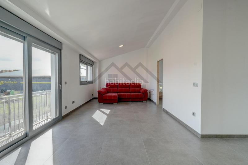 Foto 77868fa9-a1be-40ed-8a96-4f87b35e904e. Haus mit heizung parking in Núcleo Urbano Pobla de Vallbona (la)