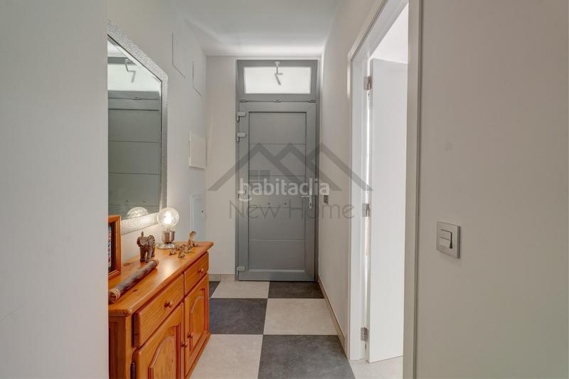 Foto 7a6fea37-2633-4095-a01e-7b353e67233a. Haus mit heizung parking in Núcleo Urbano Pobla de Vallbona (la)