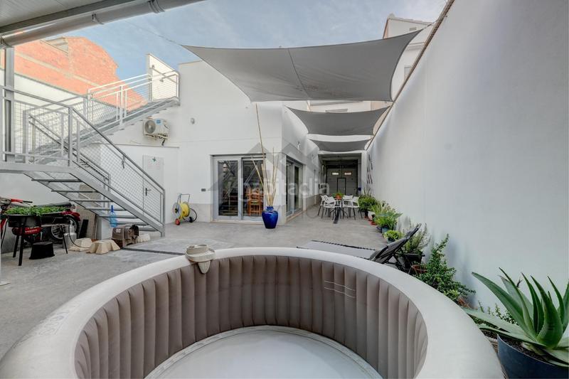 Foto 97cd998d-c16a-40a0-b2c7-52338ccced97. Haus mit heizung parking in Núcleo Urbano Pobla de Vallbona (la)