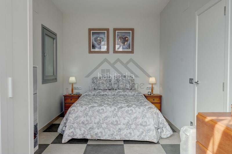 Foto defaf1e0-bfaa-4152-8597-f7fb7e93c096. Haus mit heizung parking in Núcleo Urbano Pobla de Vallbona (la)