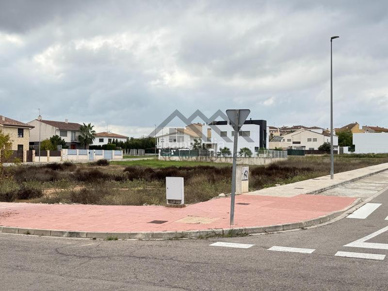 Foto d48720e0-b3ff-4c19-ae9e-1eff90997edc. Terreno residencial parcela urbana oportunidad ideal para promotores e inversores en Cheste