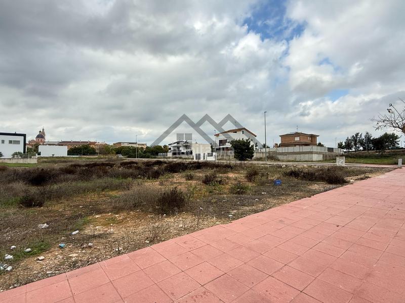 Foto df479cc1-611a-46b7-b77e-27280aecb710. Terreno residencial parcela urbana oportunidad ideal para promotores e inversores en Cheste