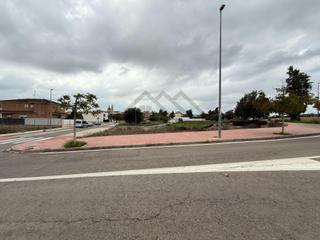 Terreny residencial a Cheste. Parcela urbana en cheste  oportunidad ideal para promotores e in