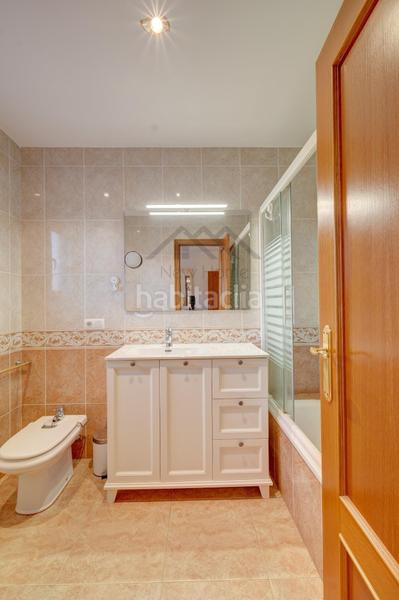 Foto 0da7d145-b63f-419f-afce-d278ef93b51a. Casa pareada chalet independiente con piscina y gran parcela en montecolorado luz, espacio y confort en la pobla de vallbona en Pobla de Vallbona (la)