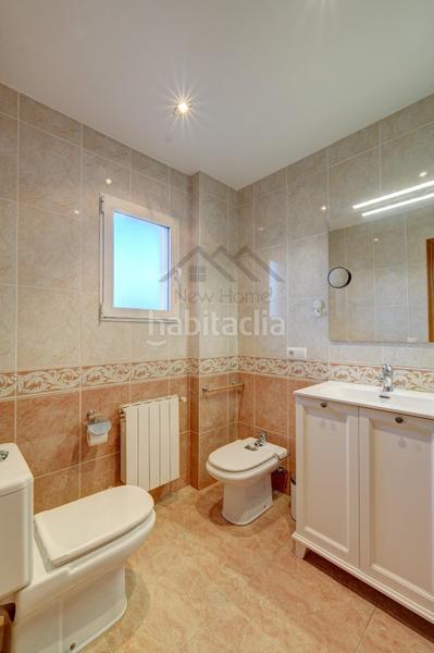 Foto 5209f1ad-9167-43fe-a8b7-8497fc972dc2. Casa pareada chalet independiente con piscina y gran parcela en montecolorado luz, espacio y confort en la pobla de vallbona en Pobla de Vallbona (la)