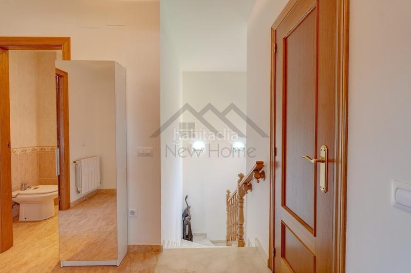 Foto 83868f46-a1f8-4e52-8f28-ca6478b388d8. Casa pareada chalet independiente con piscina y gran parcela en montecolorado luz, espacio y confort en la pobla de vallbona en Pobla de Vallbona (la)