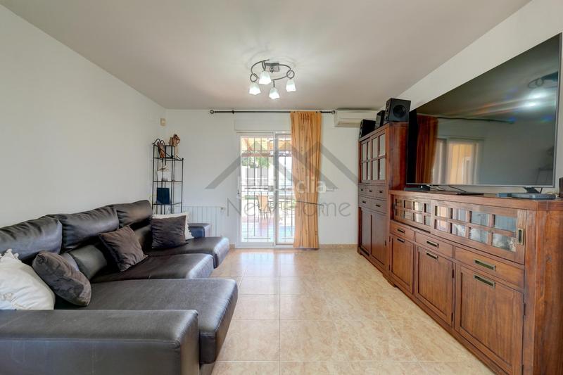 Foto 8e78349c-2cd4-446c-b3b3-6eecf62d98ab. Casa pareada chalet independiente con piscina y gran parcela en montecolorado luz, espacio y confort en la pobla de vallbona en Pobla de Vallbona (la)