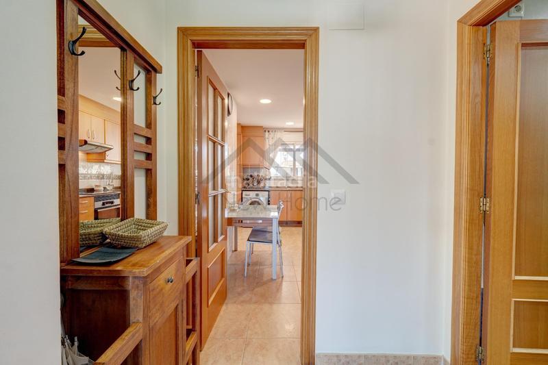 Foto 9d63bfca-db51-40b1-8503-65b71fab231a. Casa pareada chalet independiente con piscina y gran parcela en montecolorado luz, espacio y confort en la pobla de vallbona en Pobla de Vallbona (la)