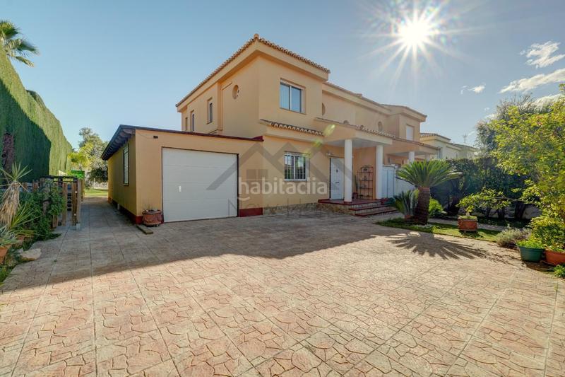 Foto b3fc4add-8de8-41f9-bf3e-3461301916f1. Casa pareada chalet independiente con piscina y gran parcela en montecolorado luz, espacio y confort en la pobla de vallbona en Pobla de Vallbona (la)