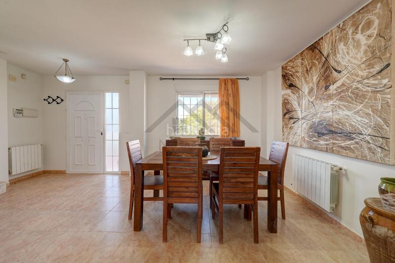 Foto e82ab389-e0c9-4de5-85b2-f0232fd1bbf4. Casa pareada chalet independiente con piscina y gran parcela en montecolorado luz, espacio y confort en la pobla de vallbona en Pobla de Vallbona (la)