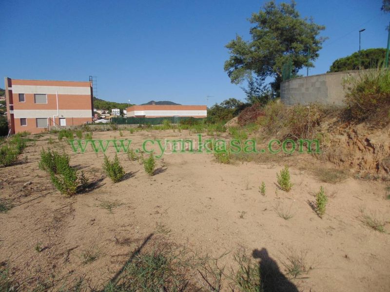Foto a78a840f-2289-4b8e-b8e9-4f8c12b47c27. Terreny residencial a Lloret Verd - Els Pinars Lloret de Mar
