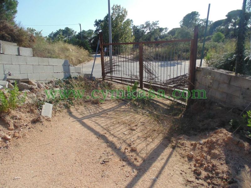 Foto b67fb479-69a1-4615-bd7f-c20a3651b177. Terreny residencial a Lloret Verd - Els Pinars Lloret de Mar
