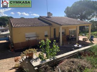 Casa a Caldes de Malavella. Casa en venta en tourist club