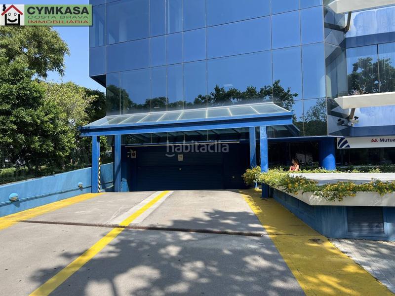 Foto 5a3a9a3e-442d-46f2-9afd-eea00bb8de5d. Car parking in dels vents 9 in Montigalà Badalona