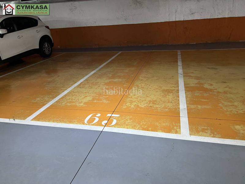 Foto 753a960e-9e0c-4fbc-a7dc-939a19795321. Car parking in dels vents 9 in Montigalà Badalona