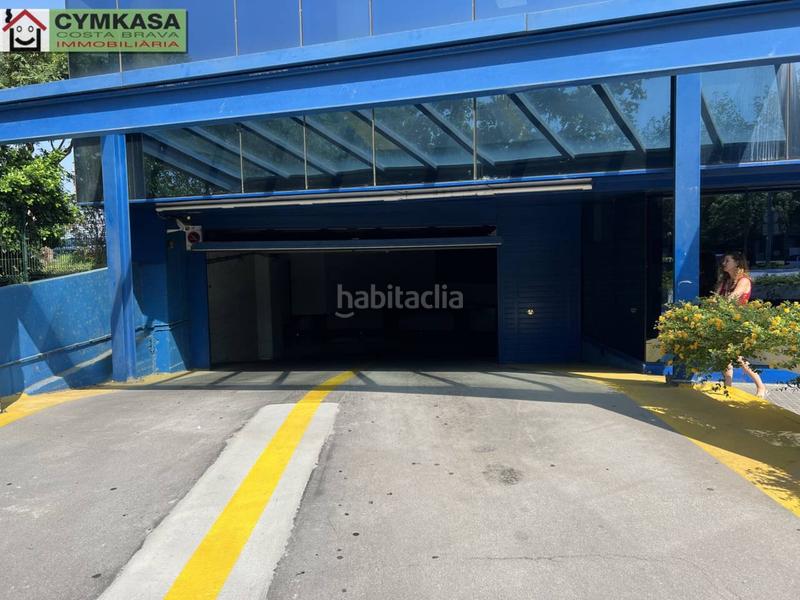 Foto 9e693fa9-f09d-4cda-851f-18c00af499de. Car parking in dels vents 9 in Montigalà Badalona