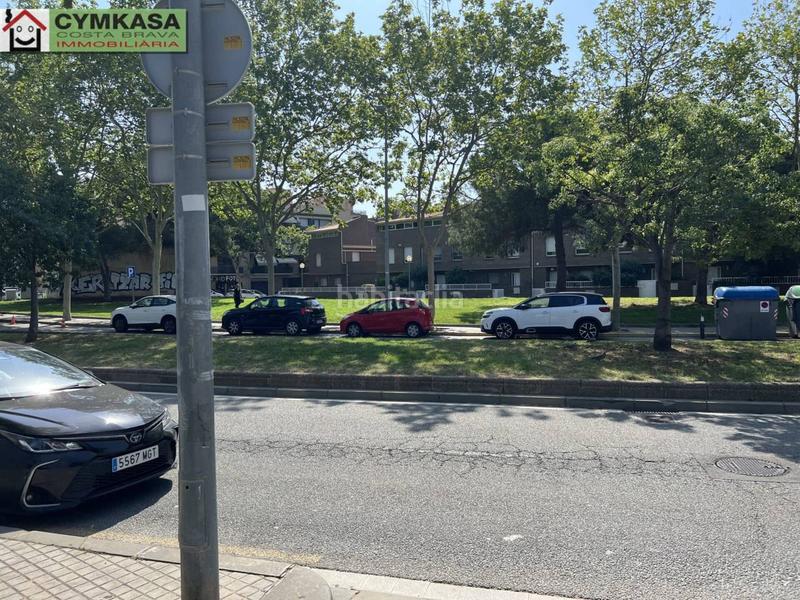 Foto cdbb69b2-9a5a-4e9b-ab1d-b6daace78621. Car parking in dels vents 9 in Montigalà Badalona