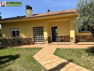 Casa in Fogars de la Selva. Casa en venta en regent parc