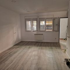 Pis  Carrer de valentí almirall. Acceso minusvalidos