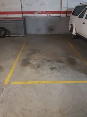 Aparcament cotxe a Avinguda de Can Deu 1