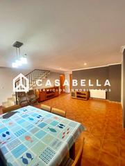 Semi detached house in Gilet. Casabella inmobiliaria vende en exclusiva casa adosada situada e