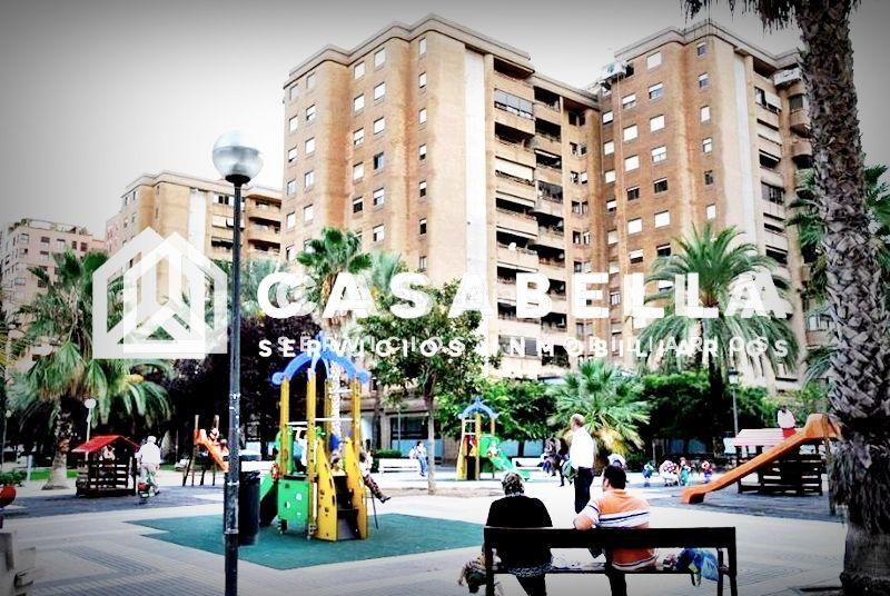 Foto 2321b5e9-a9c6-4cbf-a20d-17411e810378. Local comercial casabella inmobiliaria vende bajo comercial en benimaclet. en Valencia