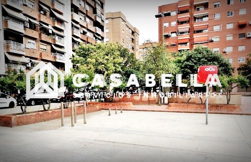 Foto 7e699de2-eff4-460c-9e02-e453dce8e63d. Local comercial casabella inmobiliaria vende bajo comercial en benimaclet. en Valencia