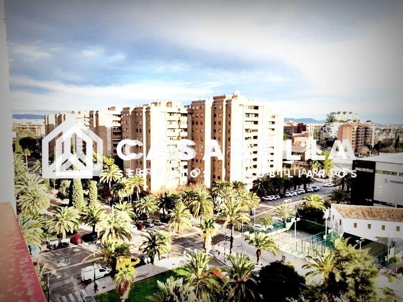 Foto cab8a2b9-c437-42a8-a72d-b03e45bad314. Local comercial casabella inmobiliaria vende bajo comercial en benimaclet. en Valencia