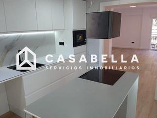 Pis a L´Amistat. Casabella inmobiliaria vende piso recién reformado de 109 m2 en
