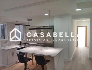 Pis a El Grau. Casabella inmobiliaria vende piso luminoso y recién reformado en