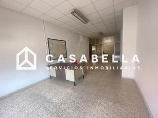 Local Comercial  Olimpia arozena torres. Casabella inmobiliaria vende local de 114 m2 en nou moles con mu