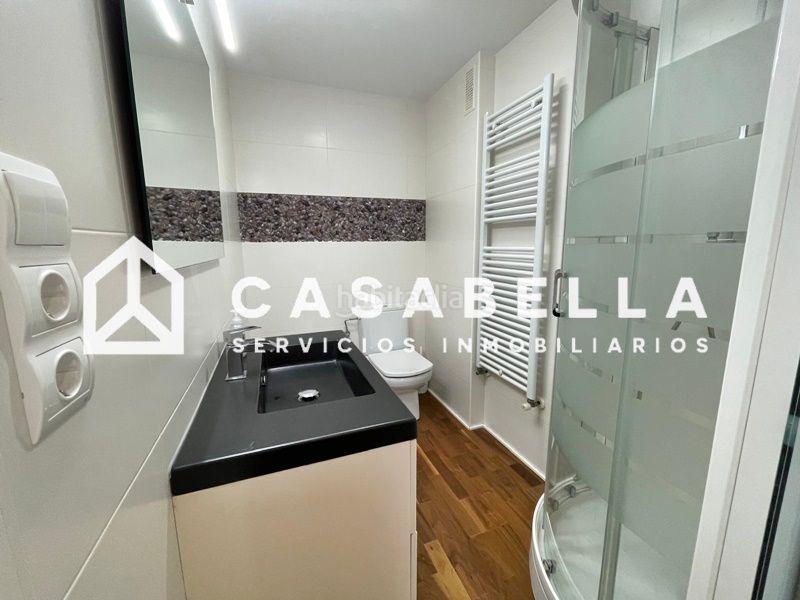 Foto 1731c9bc-220e-4f15-8ed0-72598f8fcd6e. Alquiler piso casabella inmobiliaria alquila amplia vivienda en el barrio de Exposición, amueblada y con electrodomésticos. en Valencia