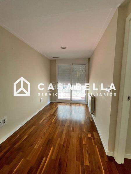 Foto a6ca1cdc-b26b-4704-abe1-1a62dab56053. Alquiler piso casabella inmobiliaria alquila amplia vivienda en el barrio de Exposición, amueblada y con electrodomésticos. en Valencia