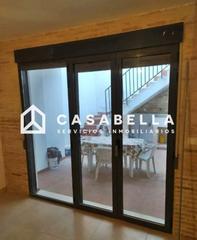Casa a Benimàmet. Casabella inmobiliaria vende piso en planta baja reformado en be