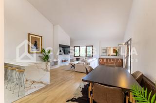 Xalet a El Bosque. Casabella inmobiliaria vende villa de lujo en el bosque.