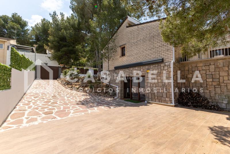 Foto 3f37206c-d9f1-41b3-a61f-b55bc09182ef. Chalet casabella inmobiliaria vende villa de lujo en El Bosque. en Chiva