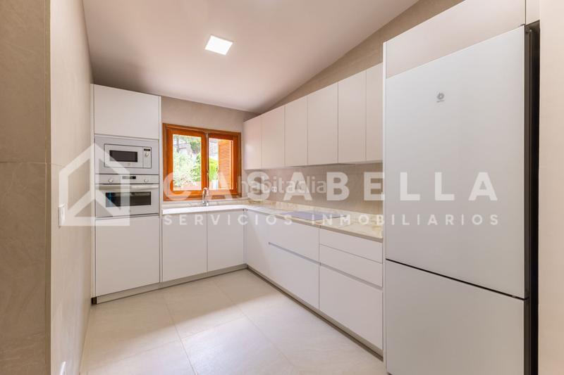 Foto c52f8a0e-bc13-429d-b716-0fd80abc7212. Chalet casabella inmobiliaria vende villa de lujo en El Bosque. en Chiva