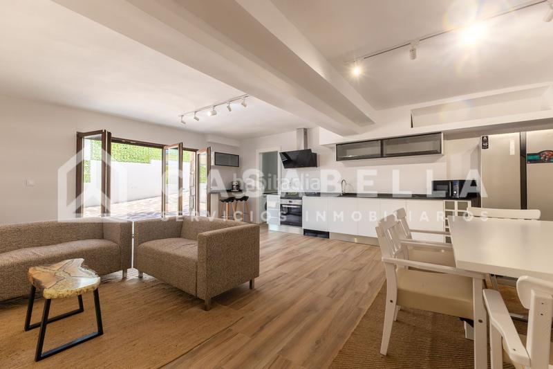 Foto cb2510d0-8ab6-4afc-99b7-f8db92bd548c. Chalet casabella inmobiliaria vende villa de lujo en El Bosque. en Chiva