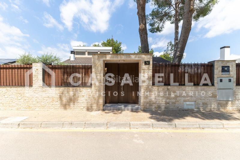 Foto d3f50762-57f0-4025-bd18-d125a7d22709. Chalet casabella inmobiliaria vende villa de lujo en El Bosque. en Chiva
