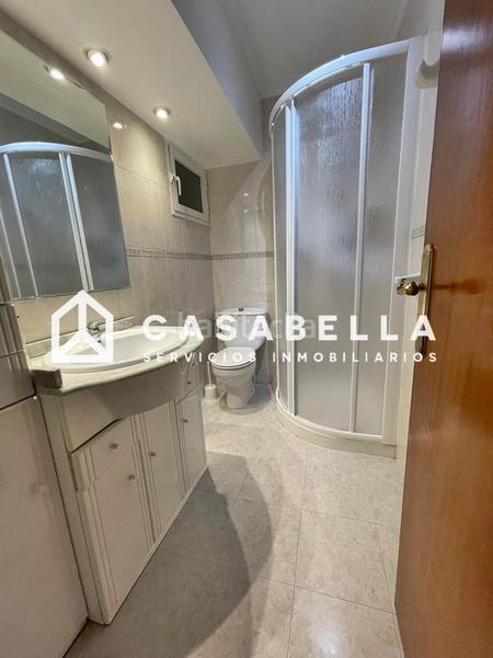 Foto 1aeebb35-2f51-421c-842d-64bfa2adf161. Alquiler piso casabella inmobiliaria alquila vivienda destinada a estudiantes. en Valencia