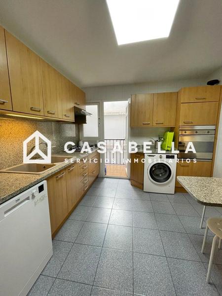 Foto 4abc5c89-2ba1-4d3d-8be9-a83ce491bc98. Alquiler piso casabella inmobiliaria alquila vivienda destinada a estudiantes. en Valencia