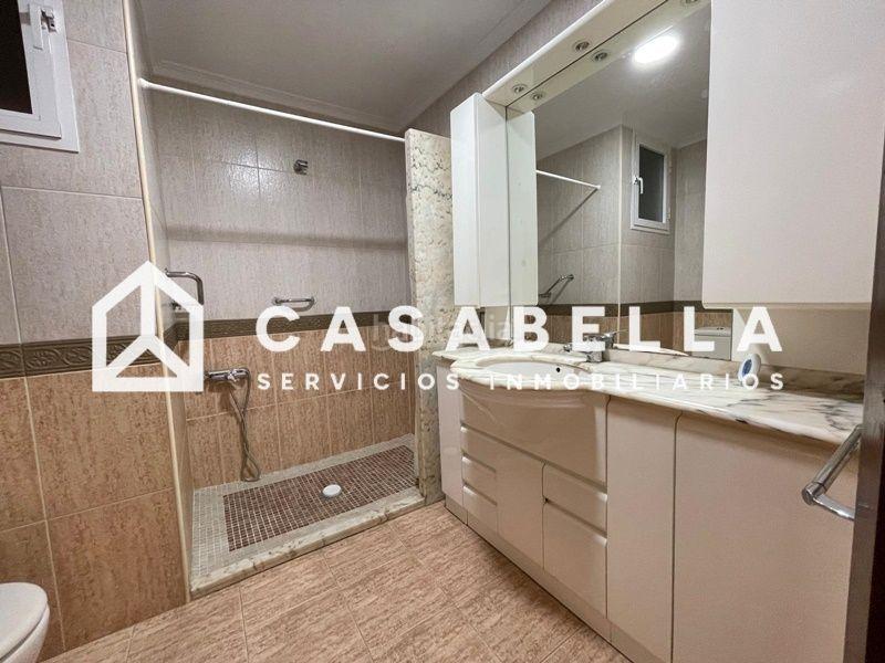 Foto 6f39eb4f-02b6-405e-a099-e1af58f2872f. Alquiler piso casabella inmobiliaria alquila vivienda destinada a estudiantes. en Valencia