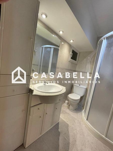 Foto ae70b419-fbf1-43aa-a692-ec1c7e360faf. Alquiler piso casabella inmobiliaria alquila vivienda destinada a estudiantes. en Valencia