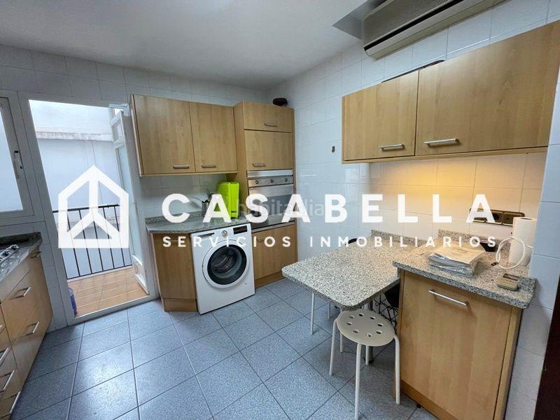 Foto c5662e22-ad18-487e-b4e2-c513893f9a44. Alquiler piso casabella inmobiliaria alquila vivienda destinada a estudiantes. en Valencia