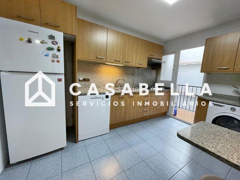 Foto fda518cc-609c-49ec-99ed-dbd71f392728. Alquiler piso casabella inmobiliaria alquila vivienda destinada a estudiantes. en Valencia