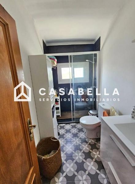 Foto 4590a33b-32d3-4bc0-b8f2-bb32f7974b6b. Etagenwohnung mit heizung in El Perellonet Valencia